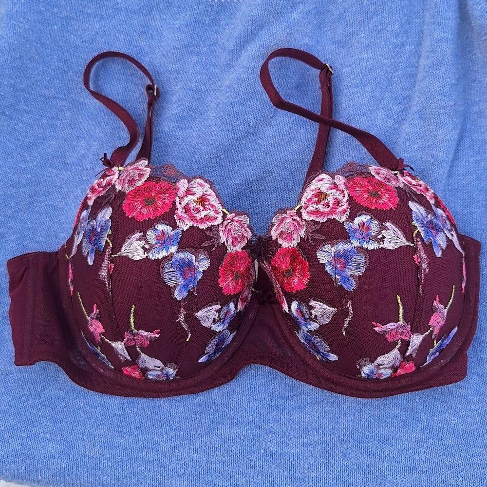 Victoria's Secret Women's Burgundy Flower Overlay Bra